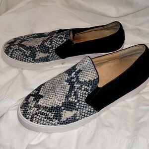Vionic Sneaker Shoe Sz‎ 7B Gray/Black Snake & Demetra Suede Slip On Casual